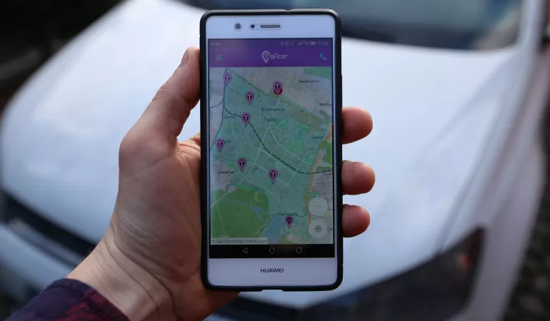 telefon, aplikacja traficar