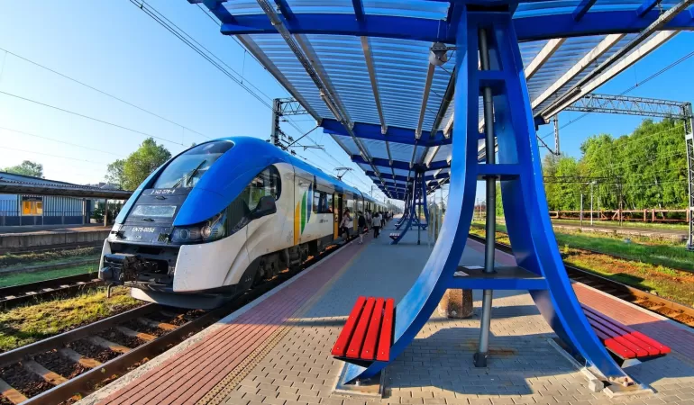 pociąg Kolei Śląskich, stacja Tychy