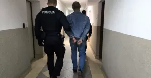 Przekroczył prędkość - miał zakaz kierowania. Przyspieszony wyrok i start procedury deportacyjnej