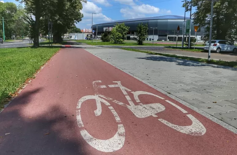 stadionmiejskitychy,stadionmiejski,stadion,sciezkarowerowa,słońce,lato,wakacje,fotodnia,instagram