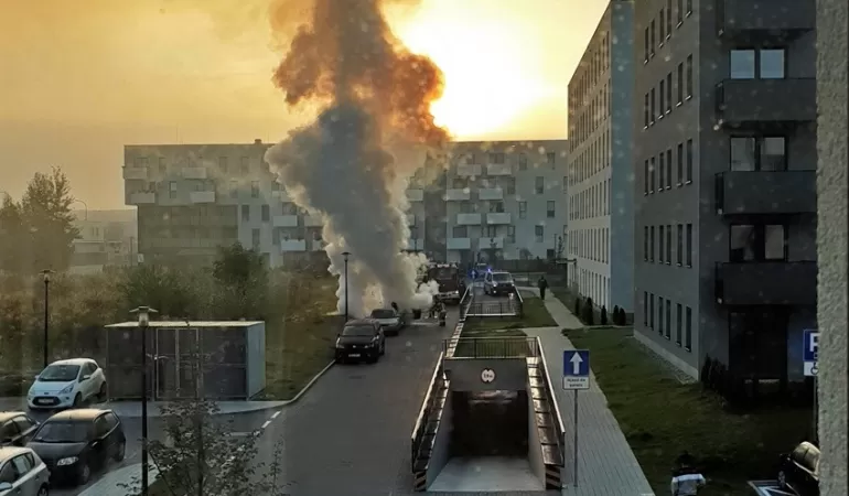 Pożar samochodu osobówego na ulicy Żorskiej