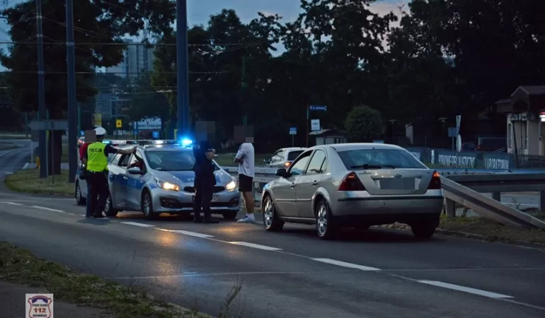 Nietrzeźwy kierowca jechał pod prąd ul. Sikorskiego wprost na radiowóz