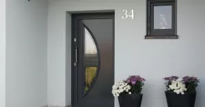 Jak wybrać idealne drzwi wejściowe dopasowane do stylu Twojego domu?