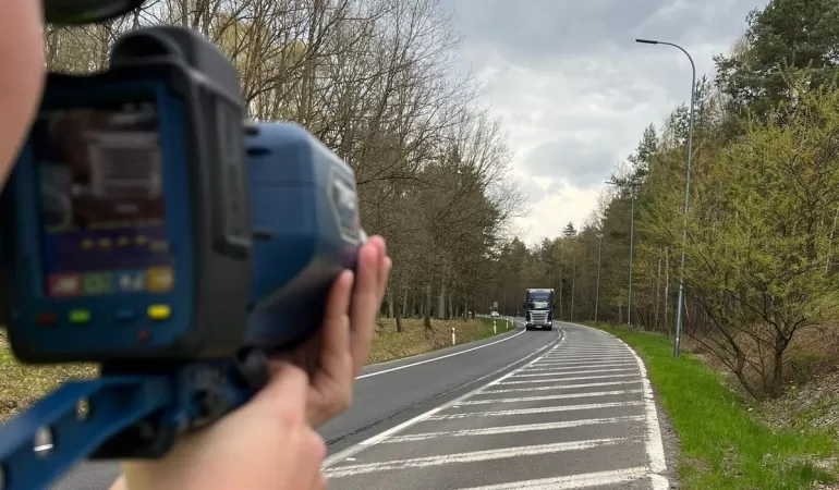 Kontrola prędkości , radar, ilustracja