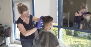 Odmrażanie salonów fryzjerskich. Z kamerą w Studio Kaprys