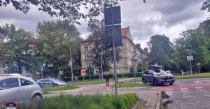 Zderzenie 87-letniego rowerzysty z samochodem na przejściu dla pieszych w ciągu al. Bielskiej - 11.06.2025