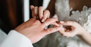 6 eleganckich kolorów zaproszeń ślubnych ? inspiracje dla nowożeńców