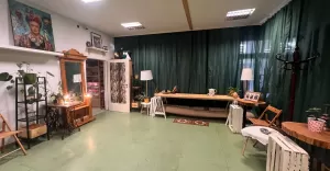 Koncert relaksacyjny, malowanie na surowym drewnie, prelekcja o odnawianiu mebli