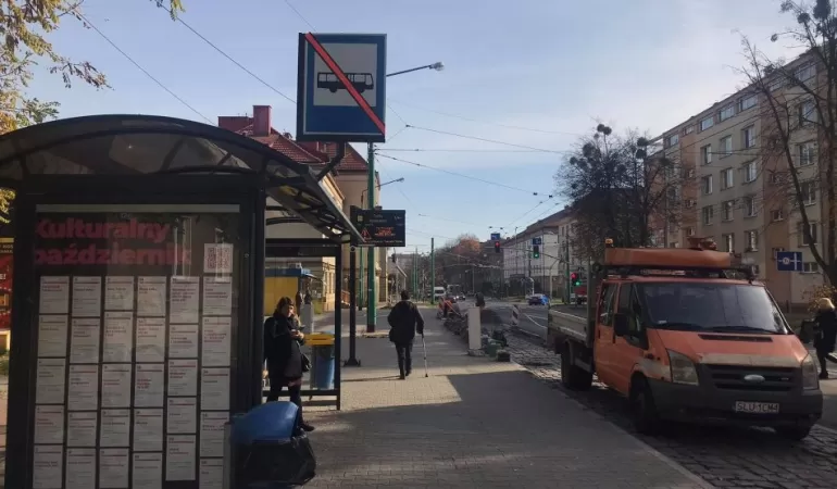 Remont zatoki autobusowej na Hotelowcu
