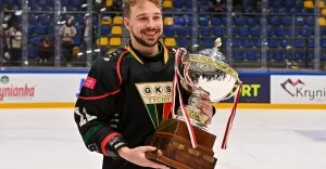Olaf Bizacki zostaje w drużynie hokejowej GKS Tychy