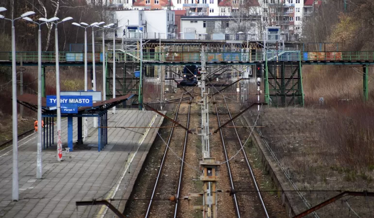 pociąg, koleje śląskie, dworzec