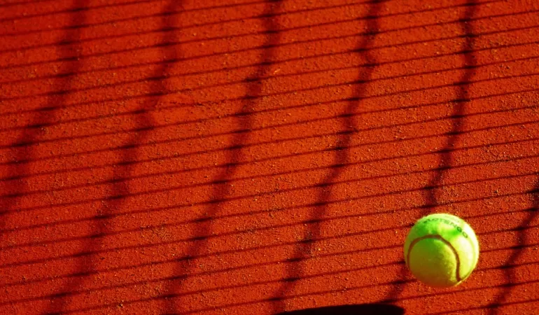Podstawowy sprzęt sportowy początkującego tenisisty