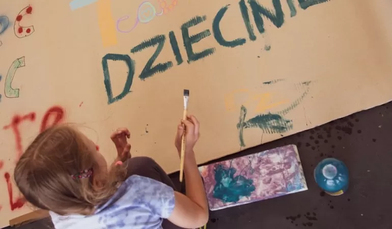 Dzieciniec Teatralny - warsztaty plastyczne i filmy!