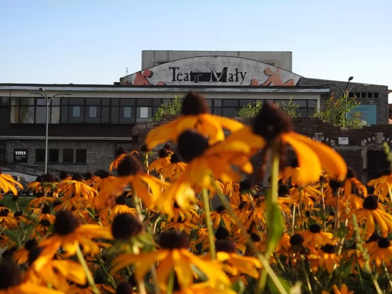tychy,teatrmałytychy,wrzesien,kwiaty,silesia,lovesilesia,fotodnia,instagram