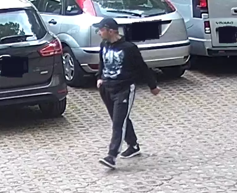 Kradzież plecaka z pieniędzmi. On może mieć związek ze zdarzeniem