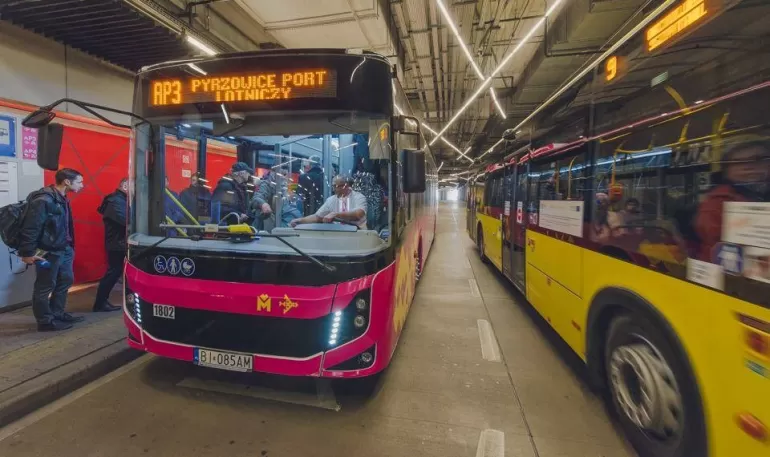 Autobusy na lotnisko w Pyrzowicach