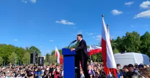 Sławomir Mentzen spotkał się z tyszanami na Placu pod Żyrafą - 01.05.2025