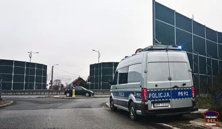 Osobówką uderzył w wysepkę na ul. Beskidzkiej