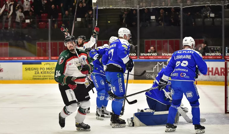 W trzecim półfinałowym spotkaniu fazy play-off Trójkolorowi ulegli Unii Oświęcim - 22.03.2024
