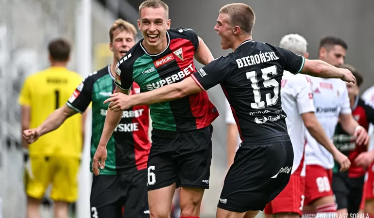 Miał być rewanż - i był. GKS pewnie wygrywa w Łodzi