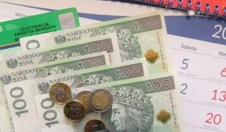 Kolejne "czternastki" już na kontach emerytów i rencistów