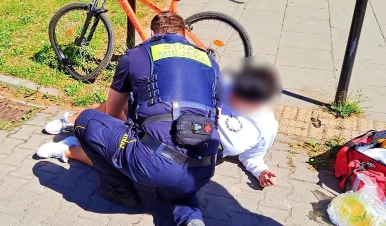 Strażnicy miejscy pomogli potrąconej rowerzystce - 12.05.2024