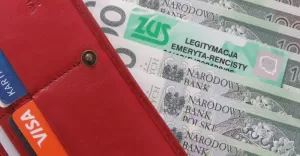Pierwsze "trzynastki" już na kontach emerytów. Rozpoczęto wypłaty