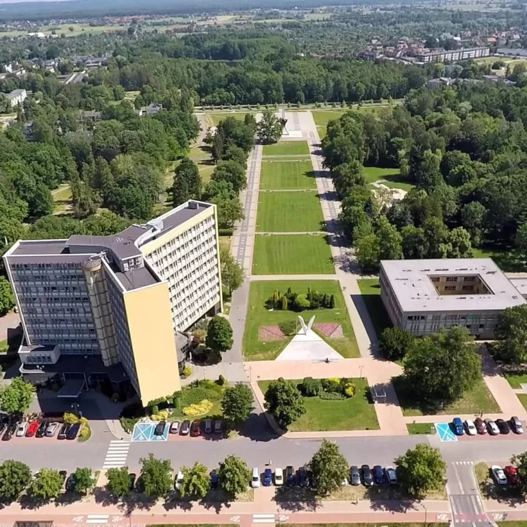 tychy,zlotuptaka,parkmiejski,zyrafa,urzadmiasta,pomnikniepodleglosci,lato,wakacje,silesia,lovesiles