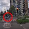 [WIDEO] Przejechał prawie 3 km z otwartą maską w samochodzie!