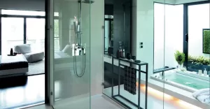 Jakie wybrać szkło do drzwi prysznicowych?