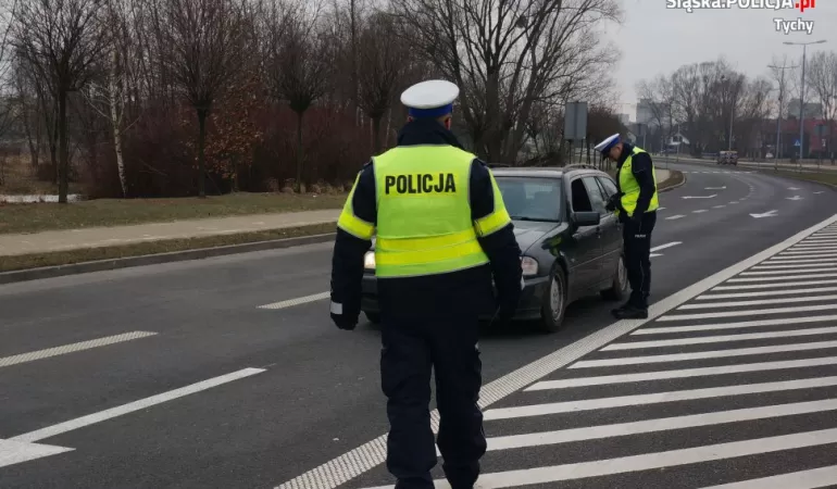 Policja sprawdza czy kierowcy prowadzą po alkoholu